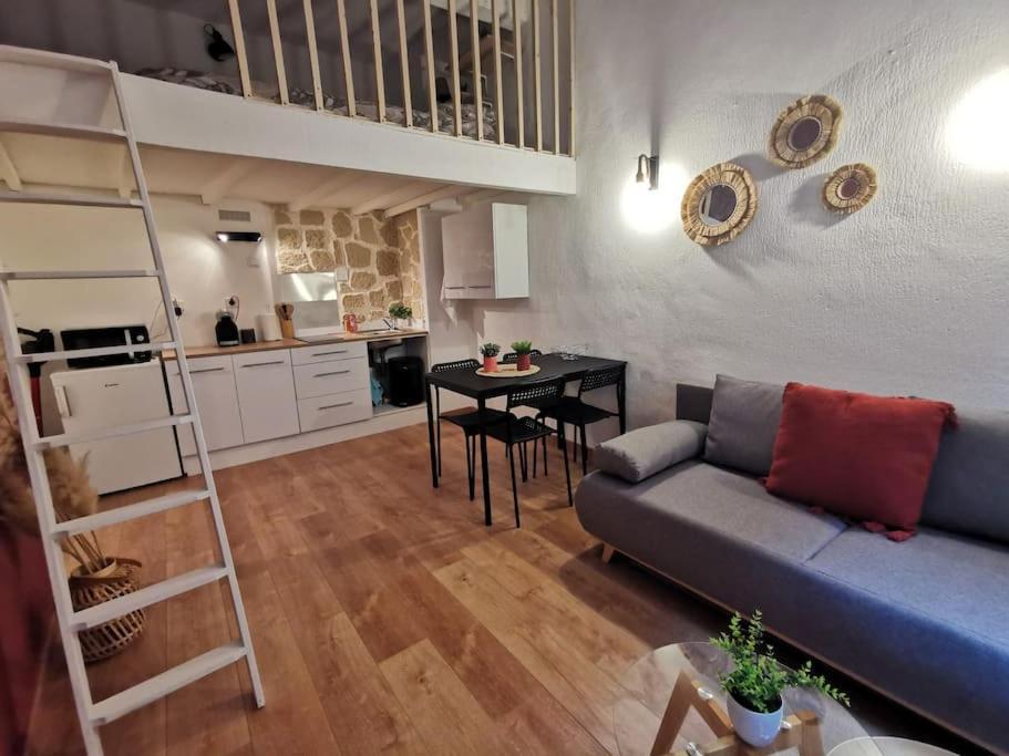 Centre Ville Montpellier - Appartement Au Coeur De L'Ecusson Luaran gambar