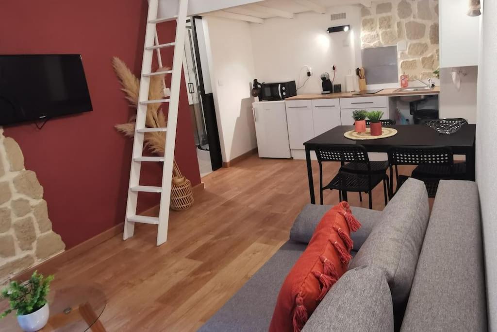 Centre Ville Montpellier - Appartement Au Coeur De L'Ecusson Luaran gambar