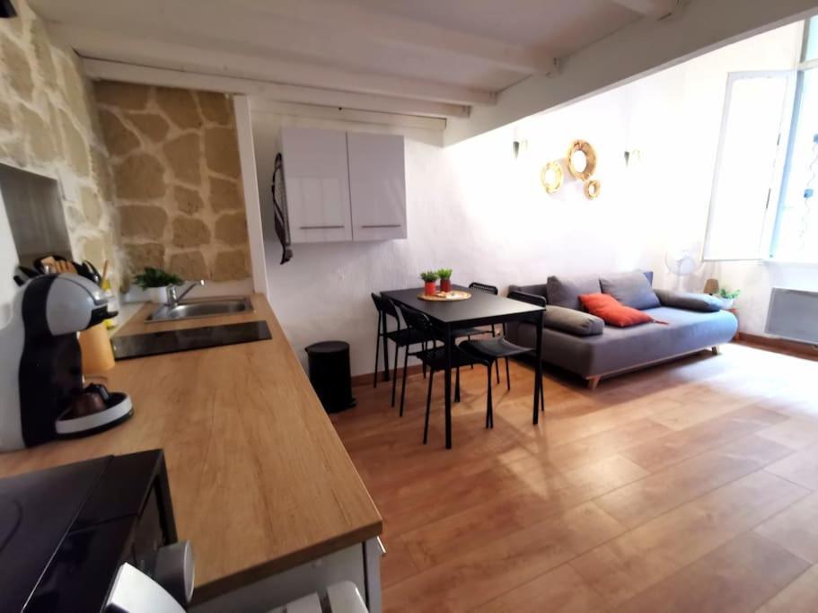 Centre Ville Montpellier - Appartement Au Coeur De L'Ecusson Luaran gambar