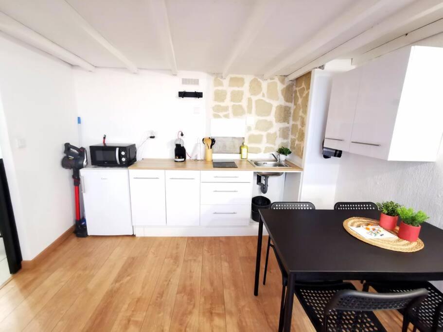 Centre Ville Montpellier - Appartement Au Coeur De L'Ecusson Luaran gambar